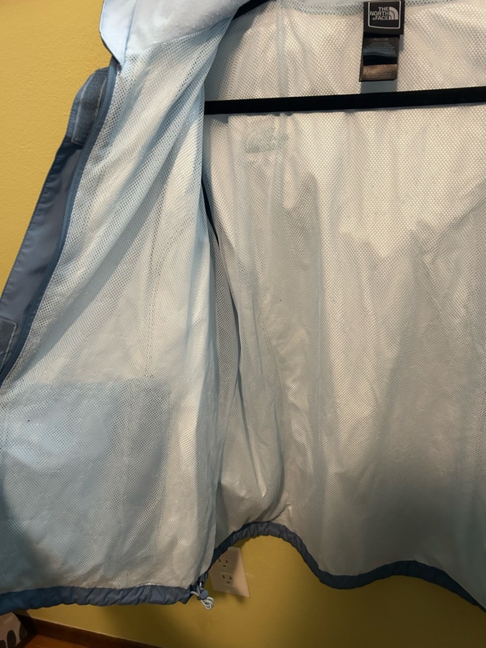 The North Face Hyvent Womens XL Hooded Raincoat - Picture 3 of 5